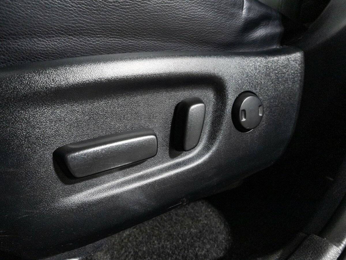 Купить Toyota RAV4 с пробегом. Фото: #16