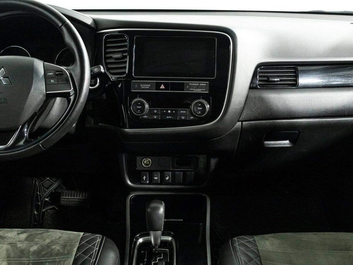 Купить Mitsubishi Outlander с пробегом. Фото: #14