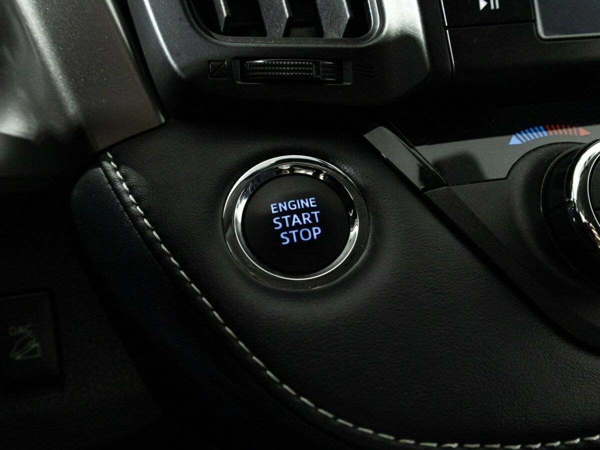 Купить Toyota RAV4 с пробегом. Фото: #20