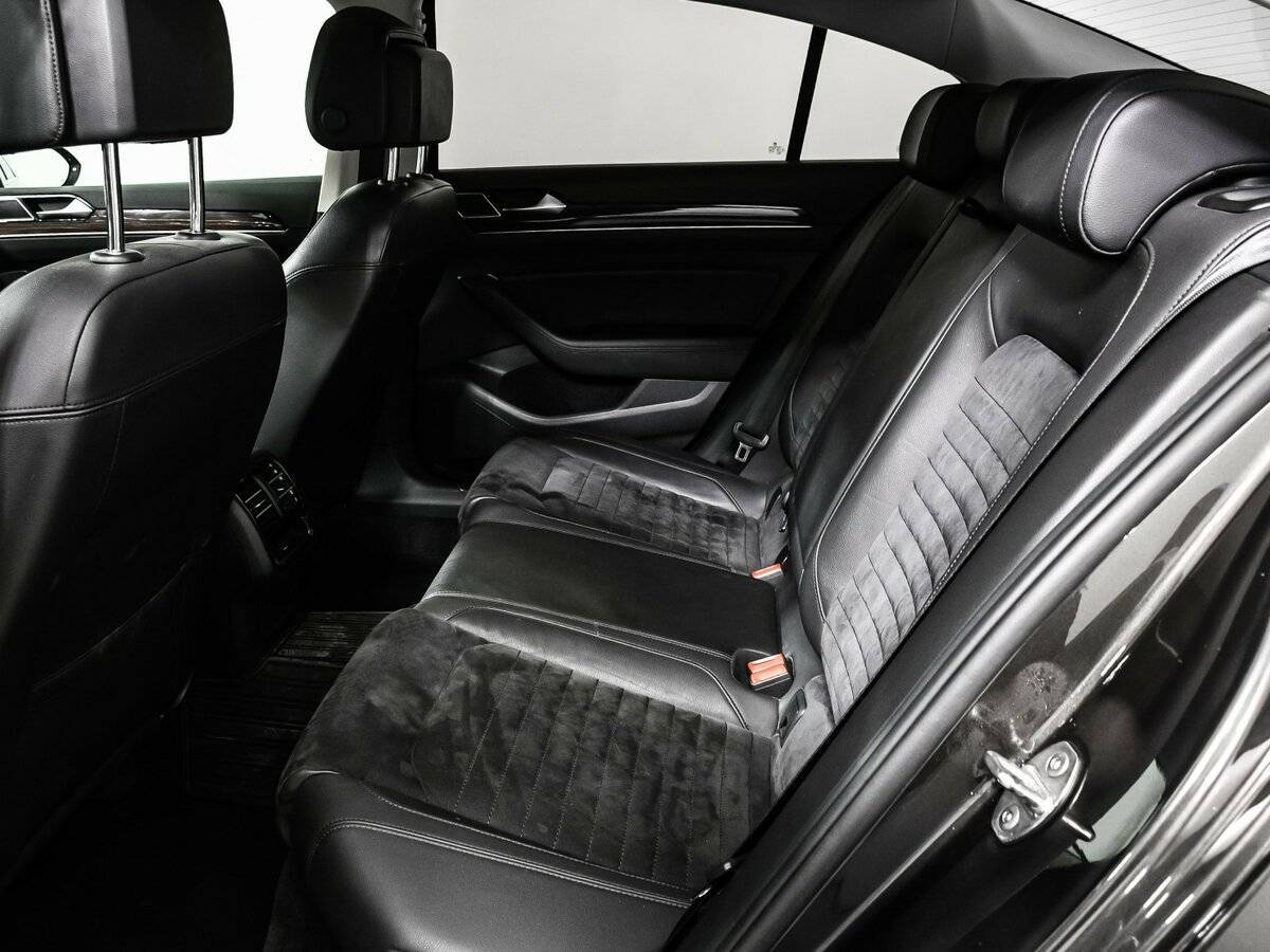 Купить Volkswagen Passat с пробегом. Фото: #11