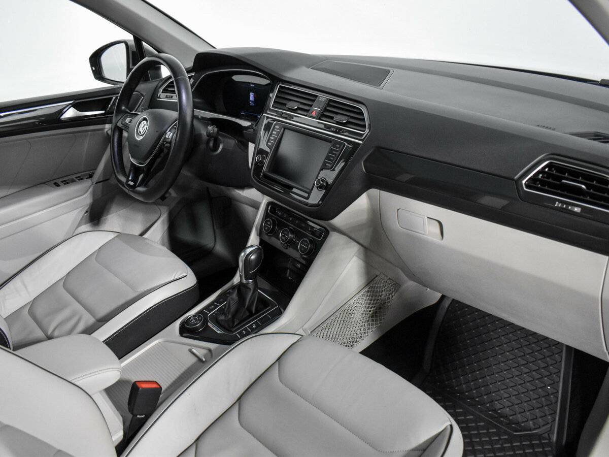 Купить Volkswagen Tiguan с пробегом. Фото: #8