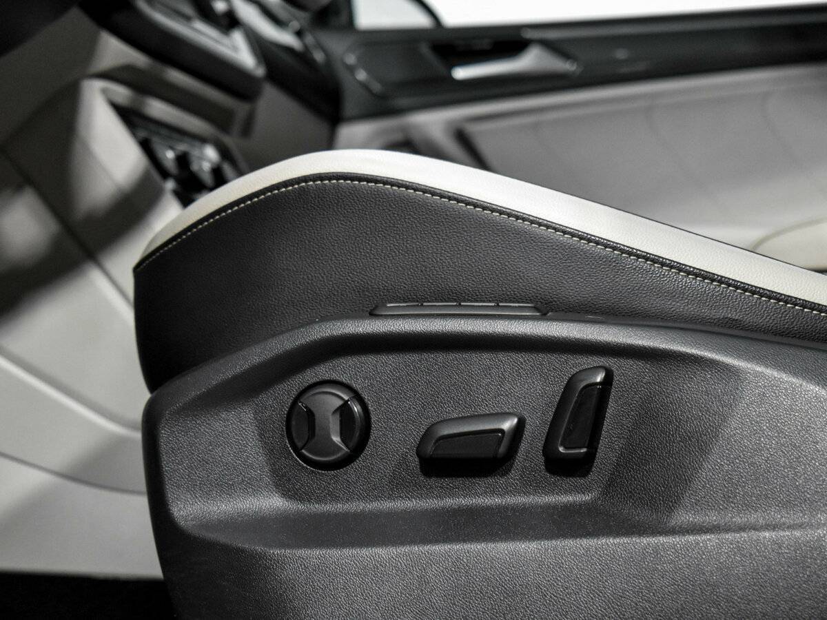Купить Volkswagen Tiguan с пробегом. Фото: #15