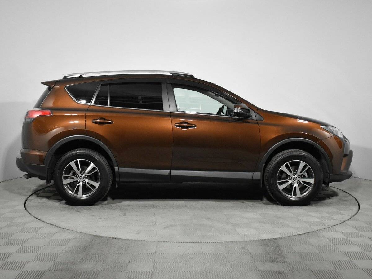 Купить Toyota RAV4 с пробегом. Фото: #4