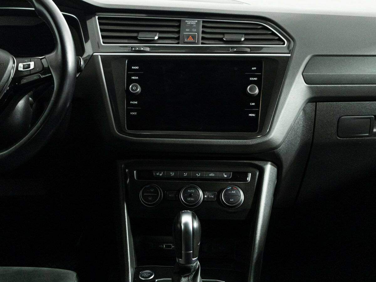 Купить Volkswagen Tiguan с пробегом. Фото: #13