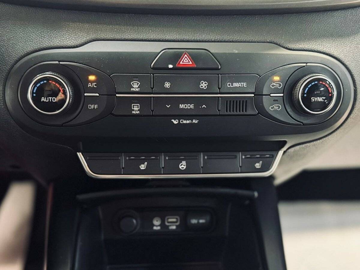 Купить Kia Sorento с пробегом. Фото: #12