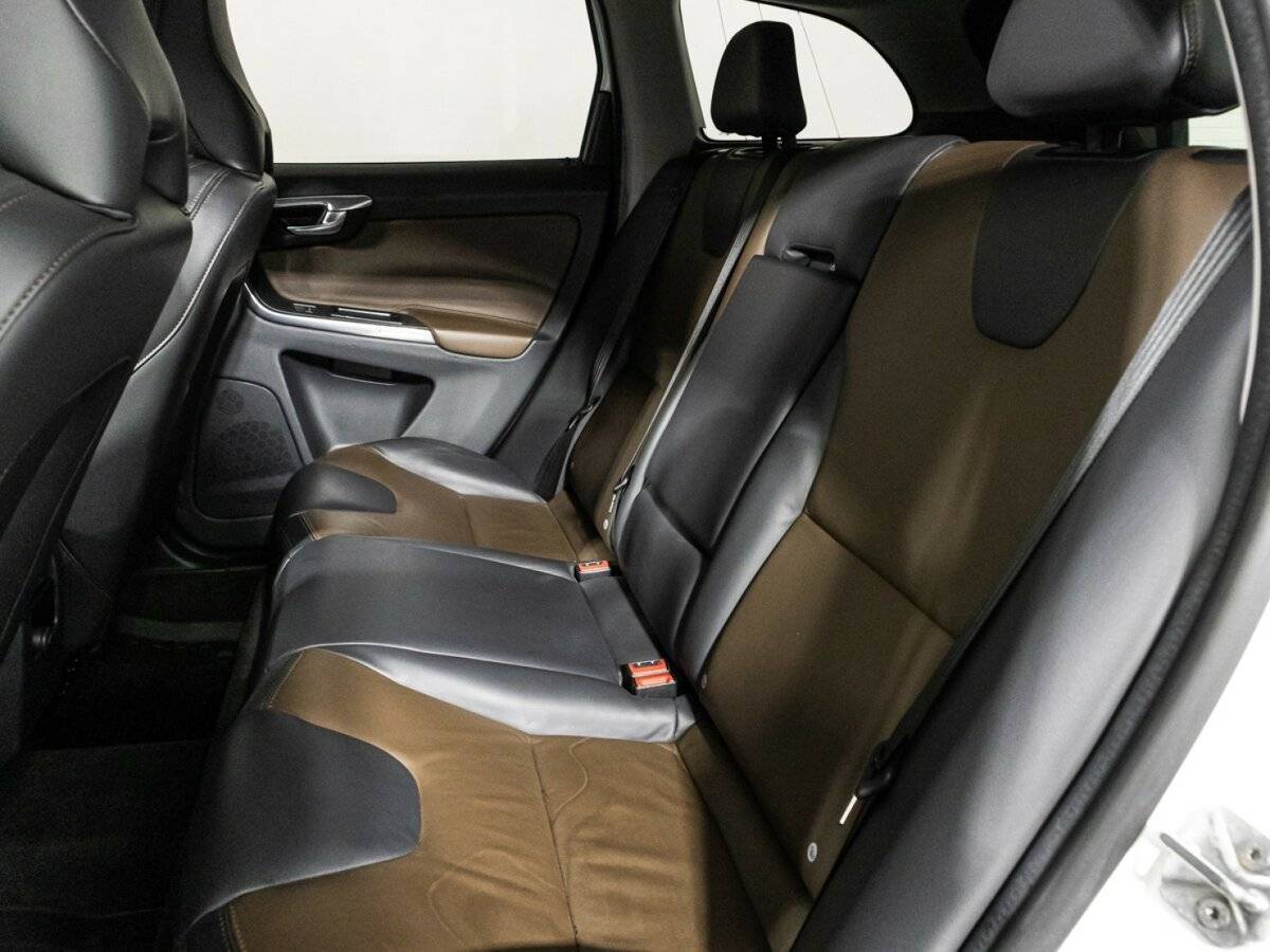 Купить Volvo XC60 с пробегом. Фото: #10