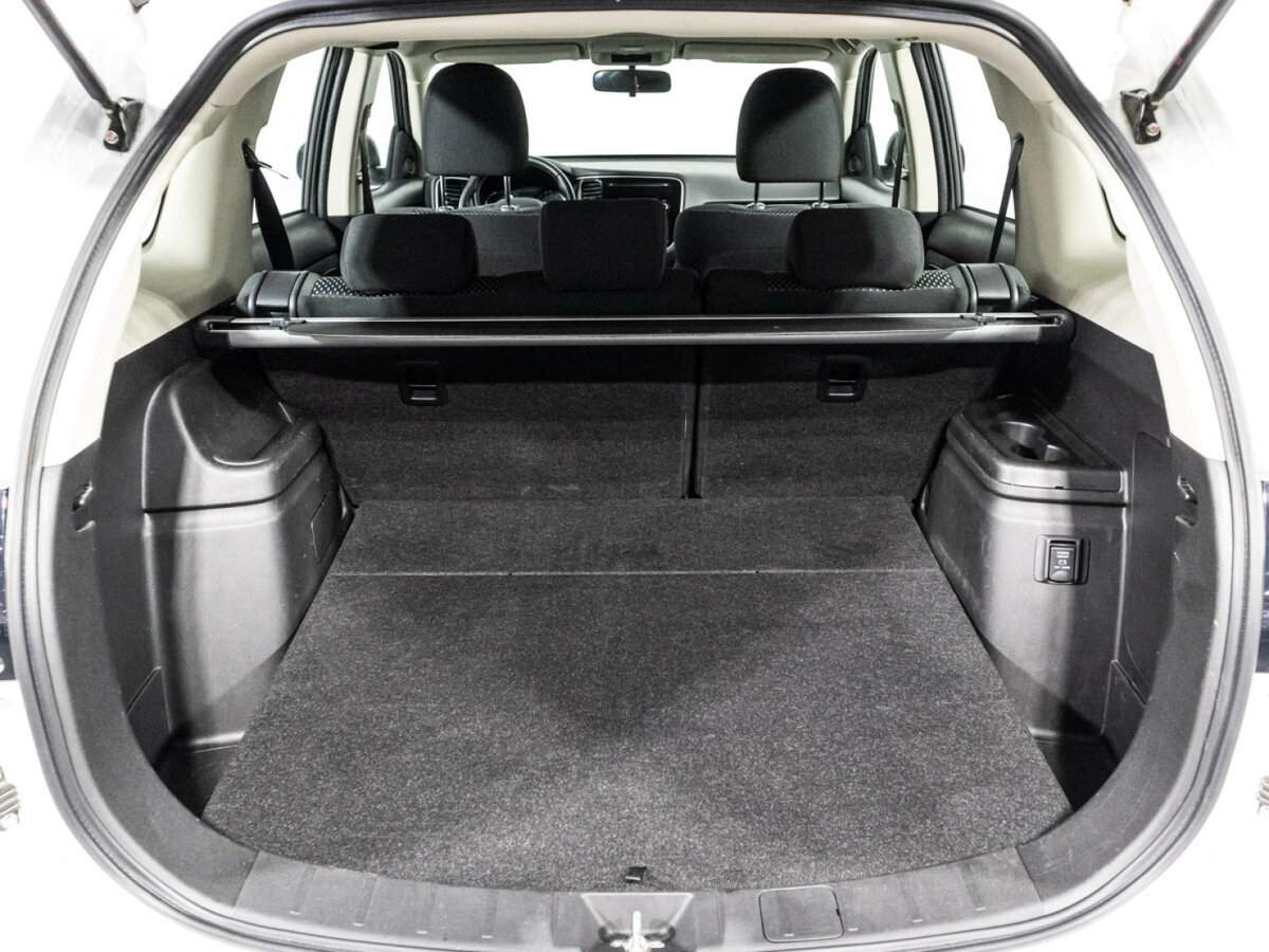 Купить Mitsubishi Outlander с пробегом. Фото: #14