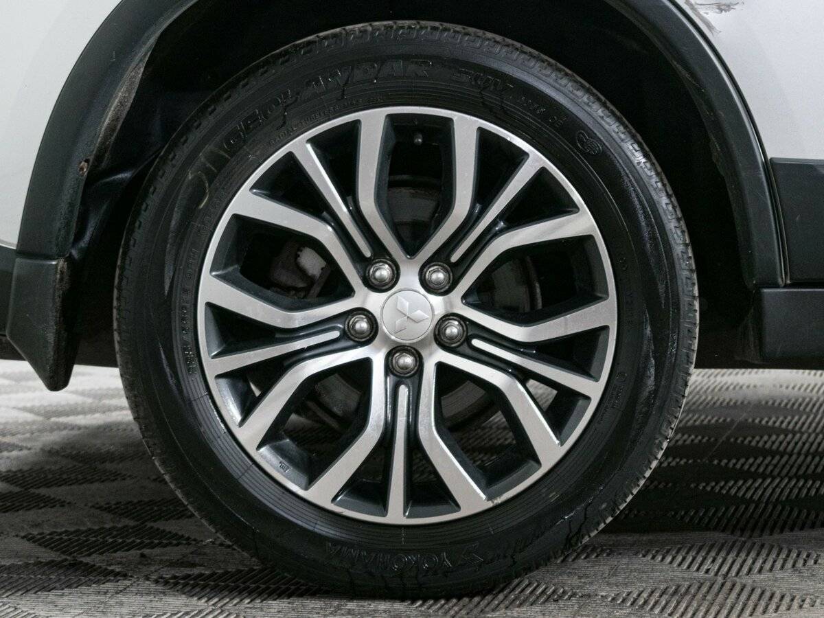 Купить Mitsubishi Outlander с пробегом. Фото: #17