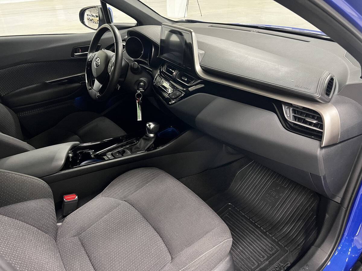 Купить Toyota C-HR с пробегом. Фото: #10