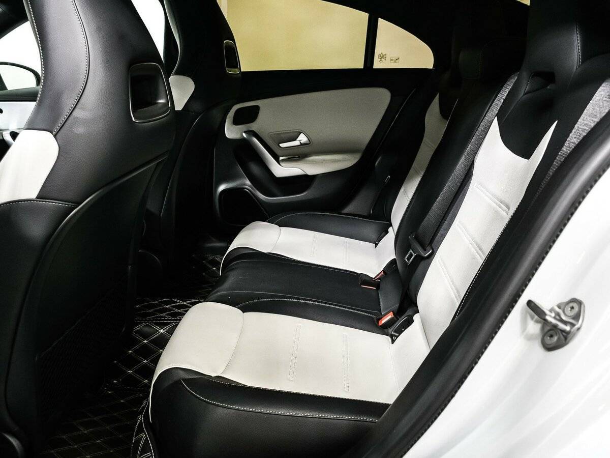 Купить Mercedes-Benz CLA с пробегом. Фото: #11