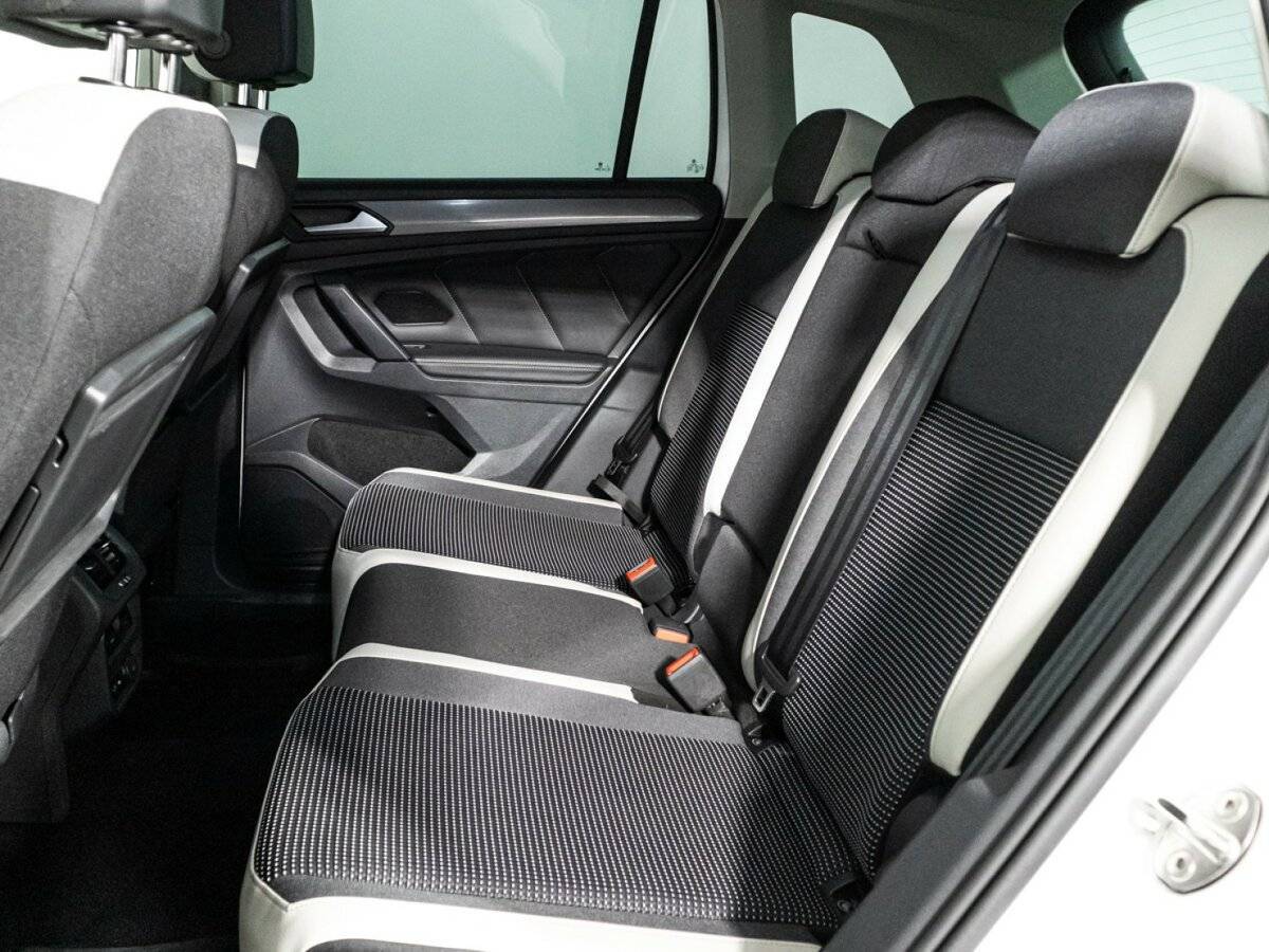 Купить Volkswagen Tiguan с пробегом. Фото: #9