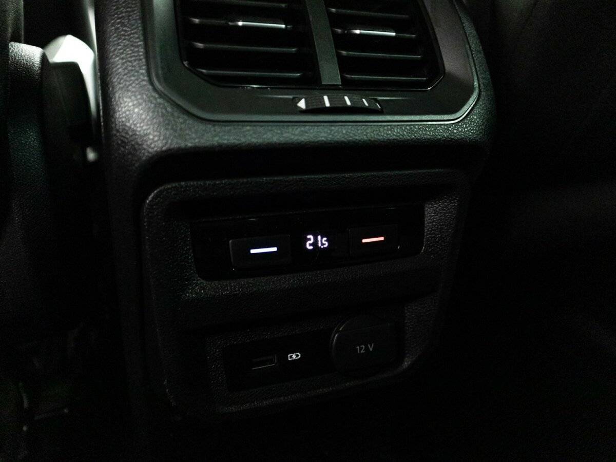 Купить Volkswagen Tiguan с пробегом. Фото: #20