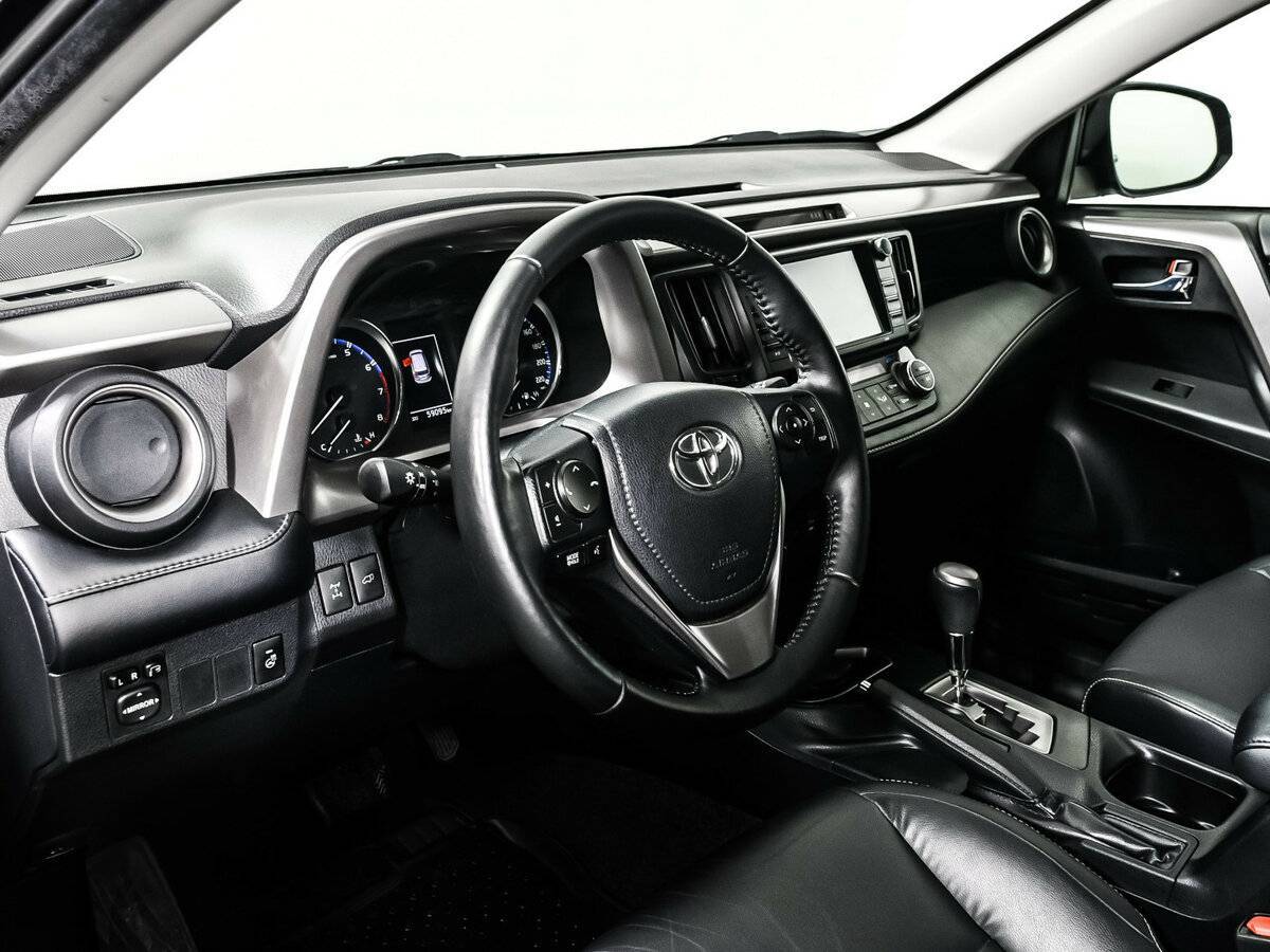 Купить Toyota RAV4 с пробегом. Фото: #12