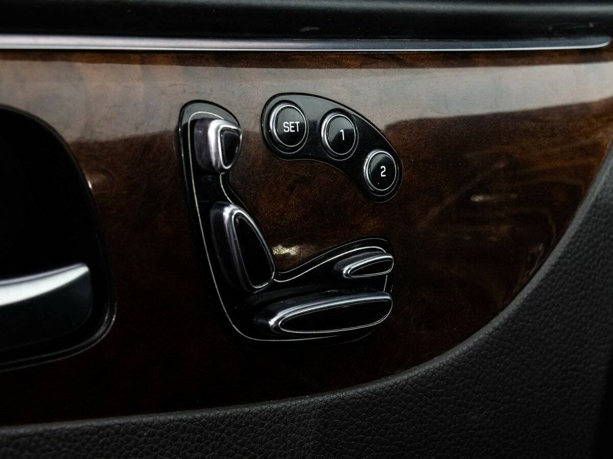 Купить Hyundai Equus с пробегом. Фото: #24