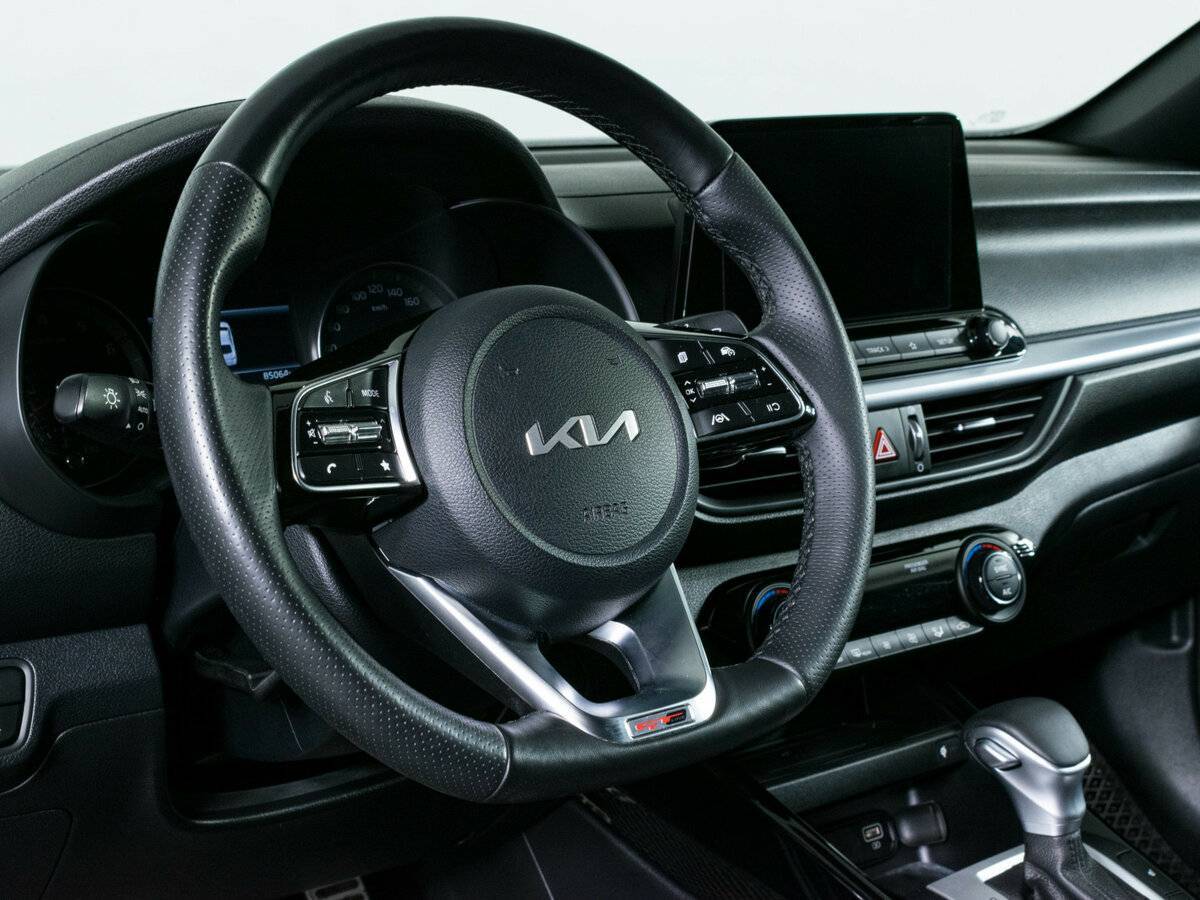Купить Kia Cerato с пробегом. Фото: #13