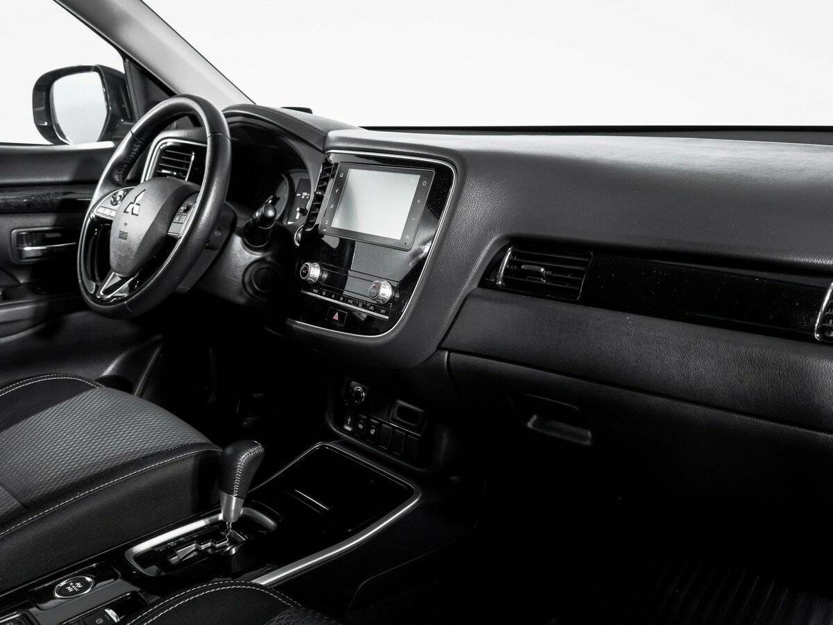 Купить Mitsubishi Outlander с пробегом. Фото: #8