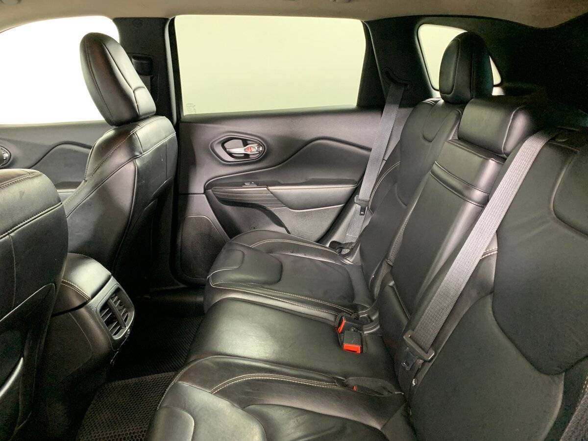Купить Jeep Cherokee с пробегом. Фото: #17