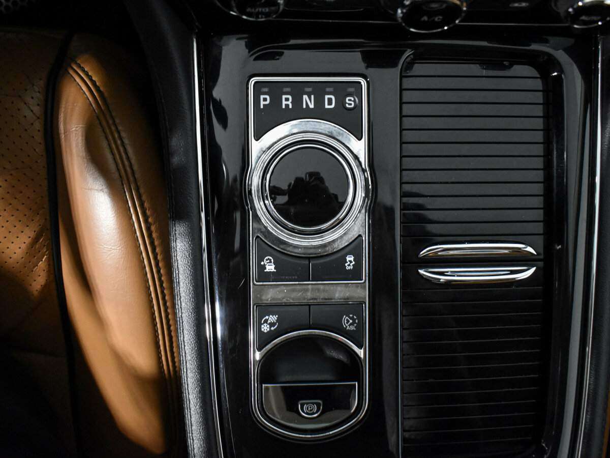 Купить Jaguar XJ с пробегом. Фото: #9