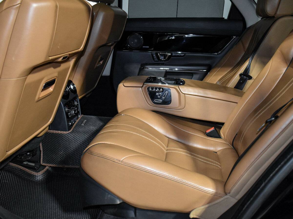 Купить Jaguar XJ с пробегом. Фото: #12
