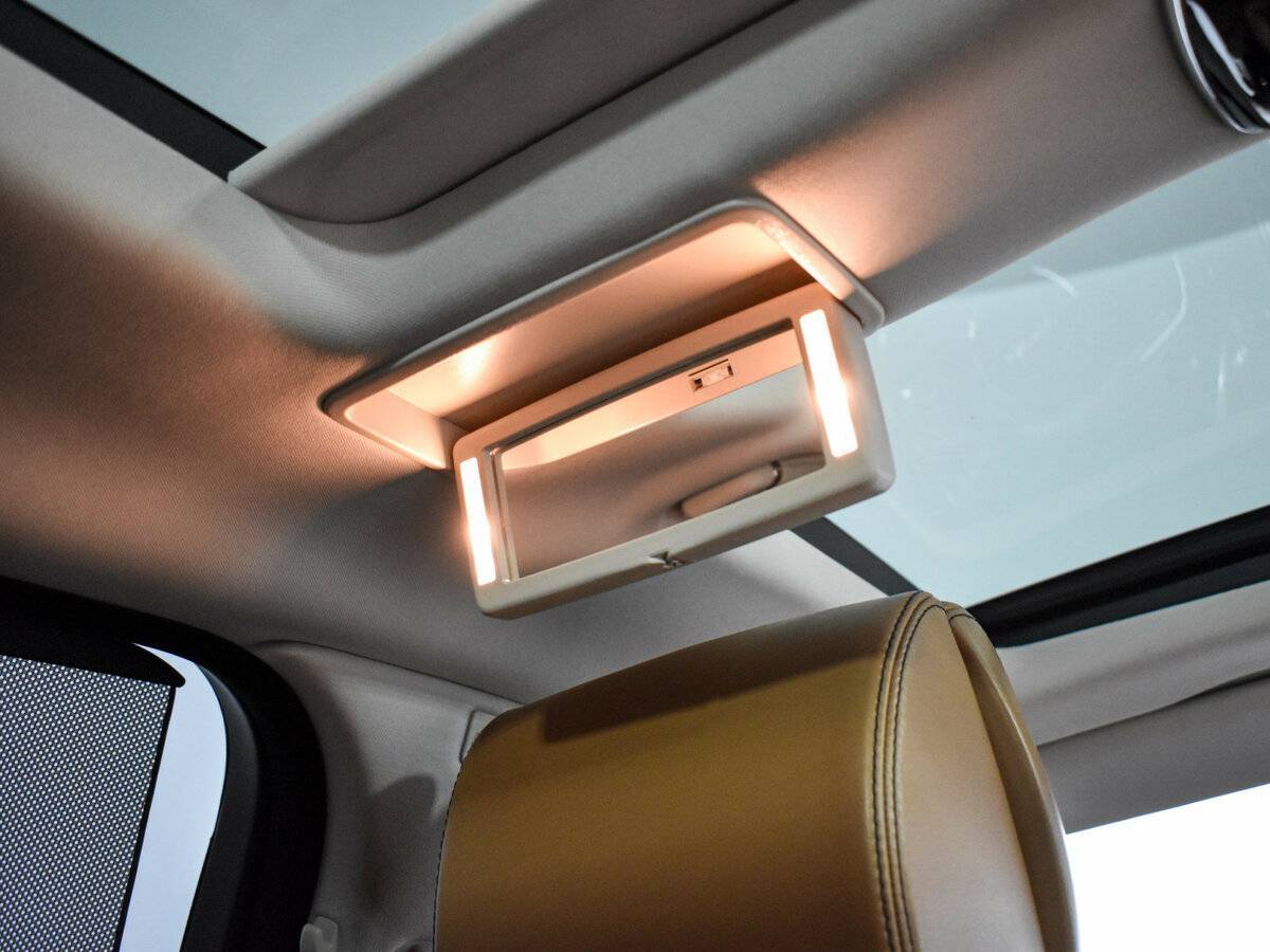 Купить Jaguar XJ с пробегом. Фото: #17