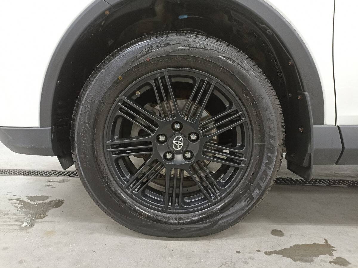 Купить Toyota RAV4 с пробегом. Фото: #17