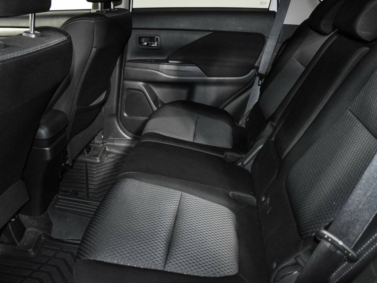 Купить Mitsubishi Outlander с пробегом. Фото: #13