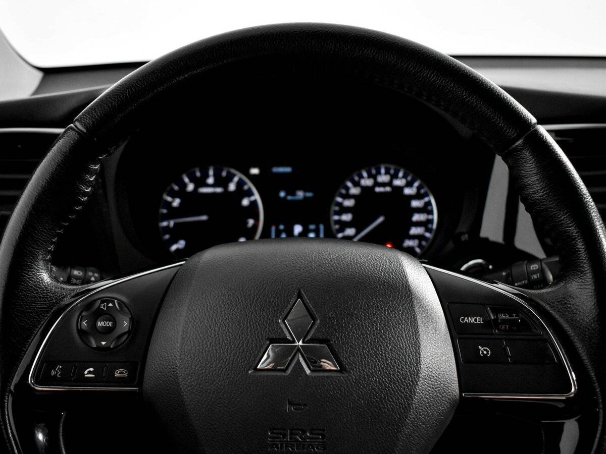 Купить Mitsubishi Outlander с пробегом. Фото: #17