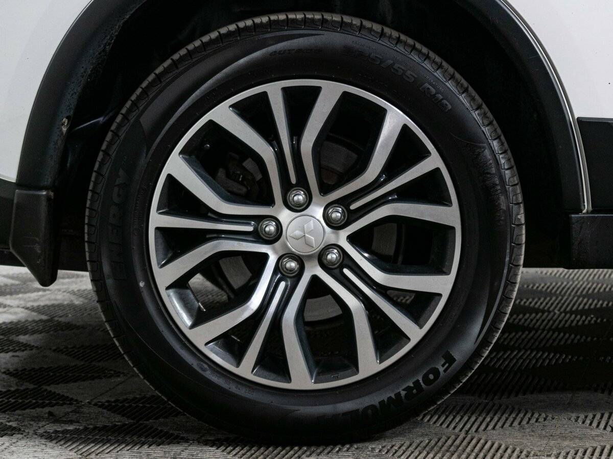 Купить Mitsubishi Outlander с пробегом. Фото: #18