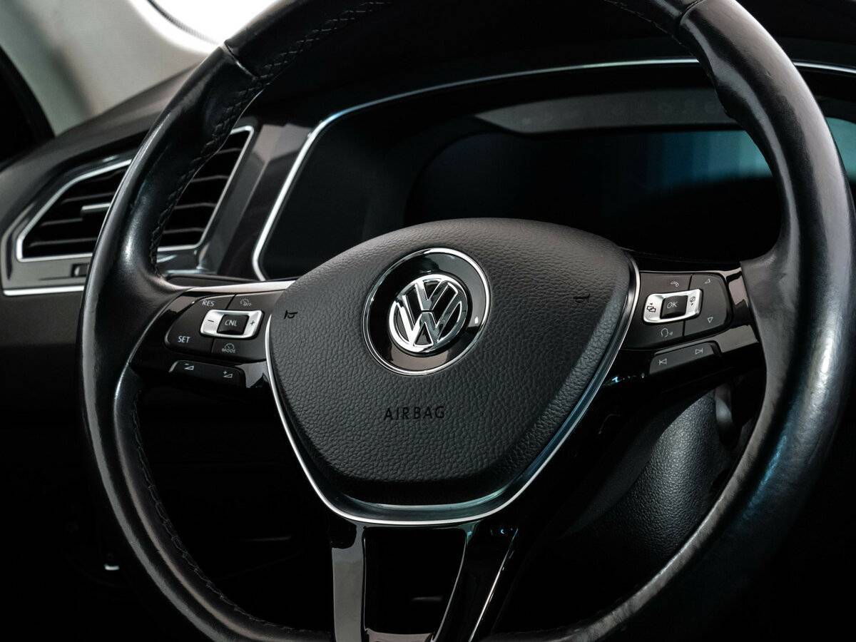 Купить Volkswagen Tiguan с пробегом. Фото: #11