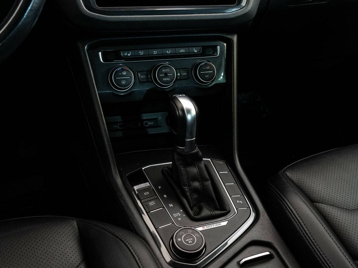 Купить Volkswagen Tiguan с пробегом. Фото: #13