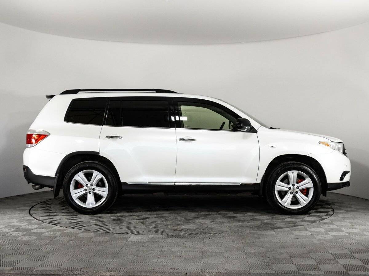 Купить Toyota Highlander с пробегом. Фото: #3