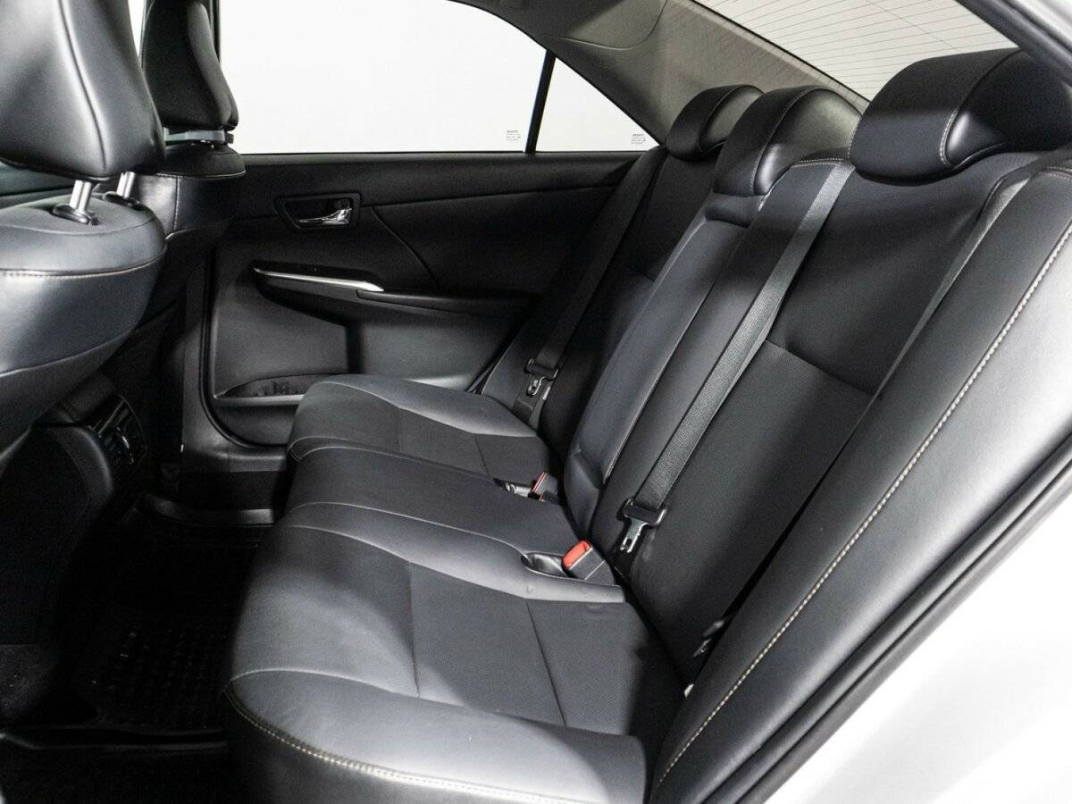 Купить Toyota Camry с пробегом. Фото: #9