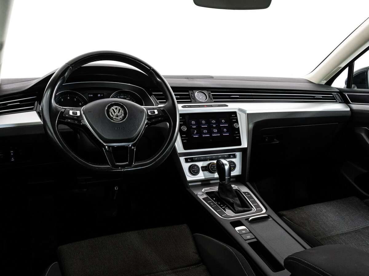 Купить Volkswagen Passat с пробегом. Фото: #9
