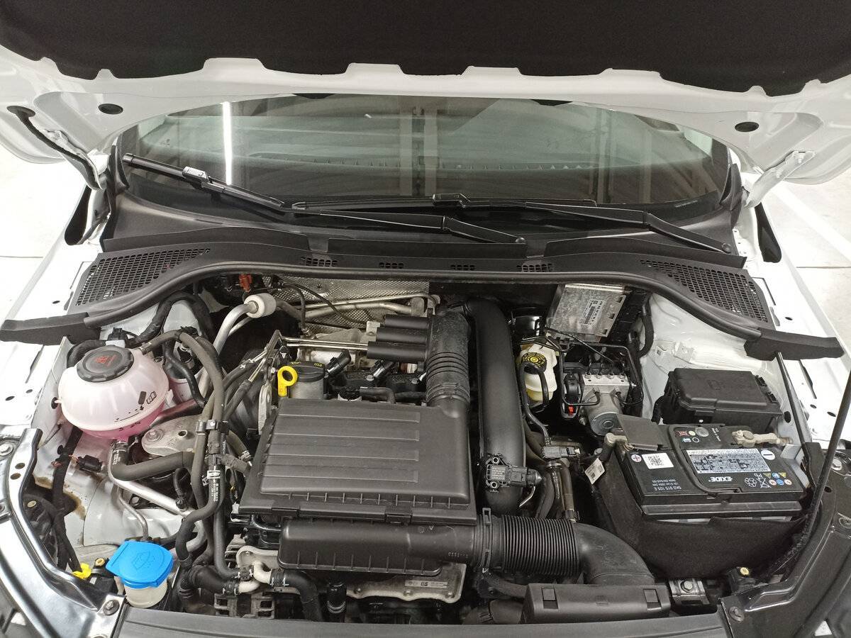 Купить Skoda Rapid с пробегом. Фото: #8