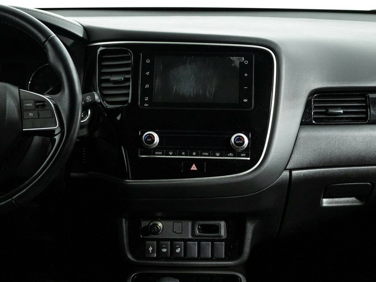 Купить Mitsubishi Outlander с пробегом. Фото: #13