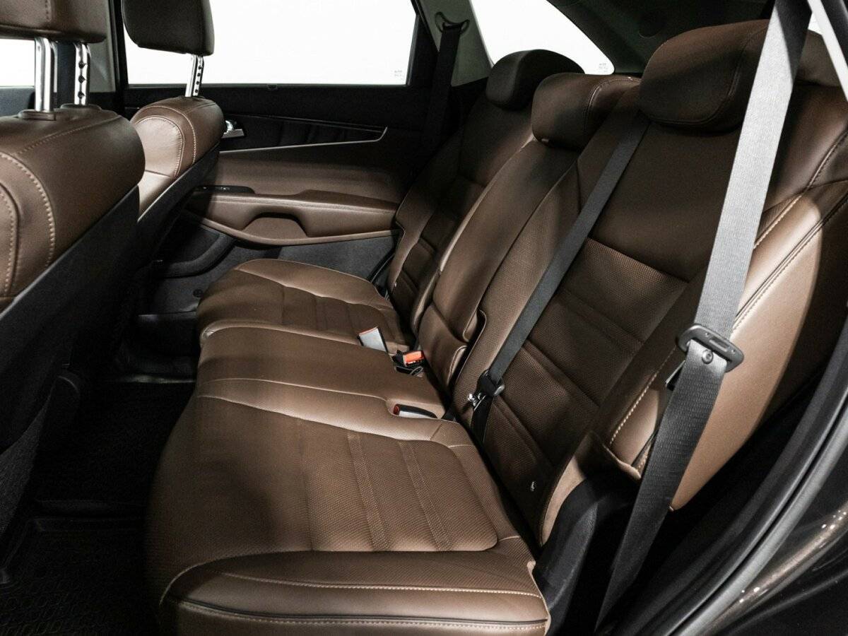 Купить Kia Sorento с пробегом. Фото: #9