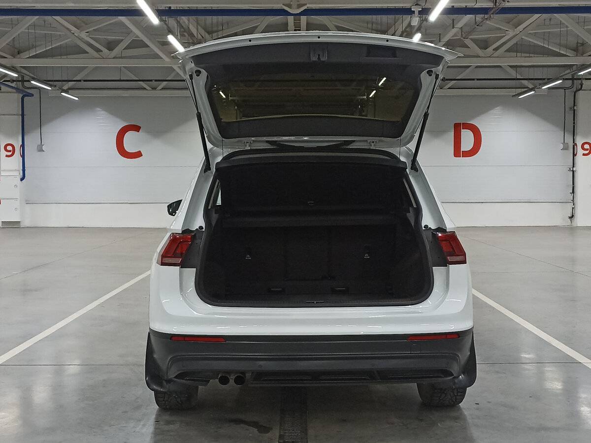 Купить Volkswagen Tiguan с пробегом. Фото: #9