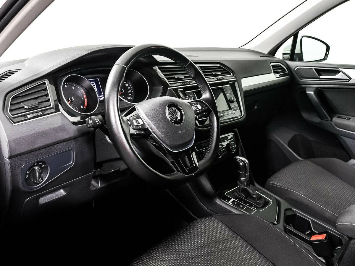 Купить Volkswagen Tiguan с пробегом. Фото: #11