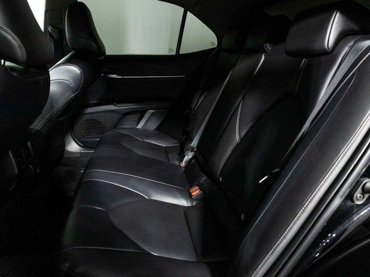 Купить Toyota Camry с пробегом. Фото: #9