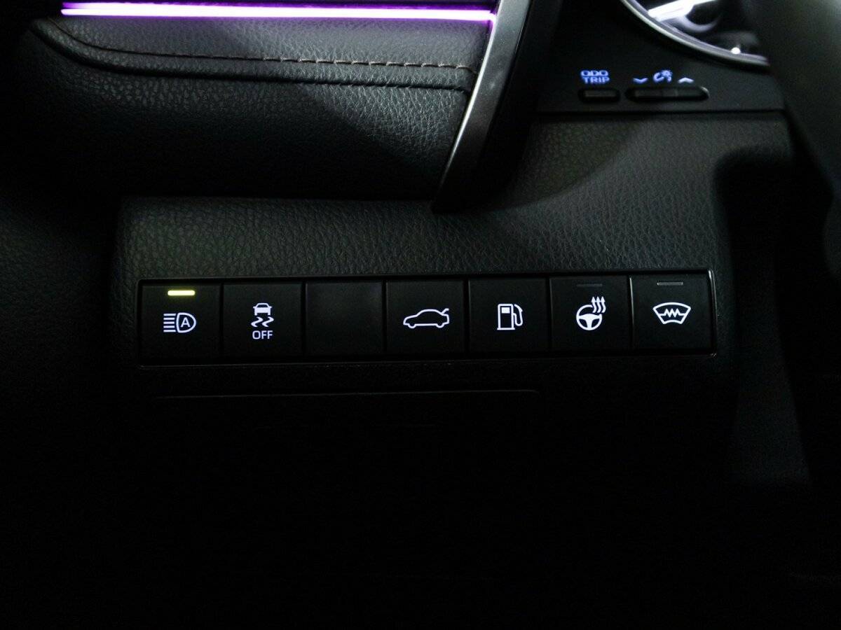 Купить Toyota Camry с пробегом. Фото: #18