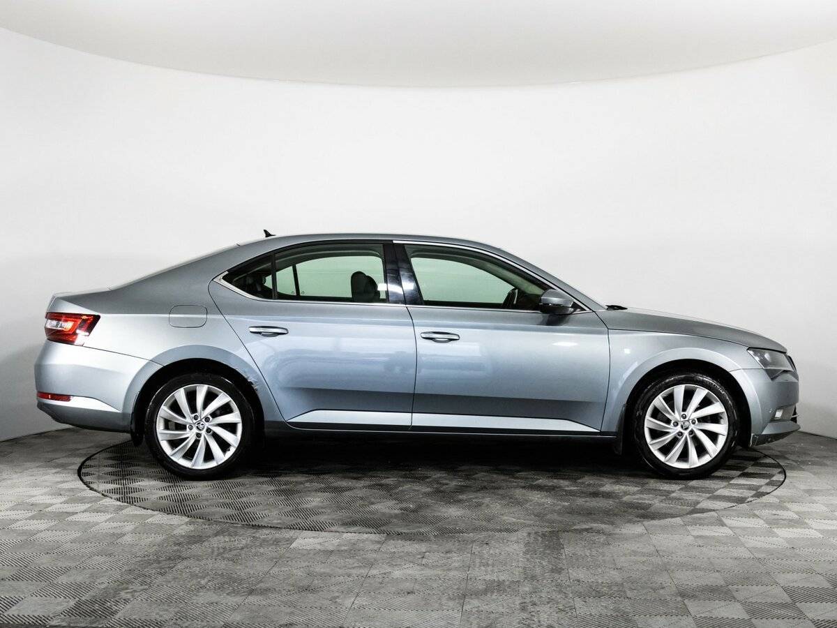 Купить Skoda Superb с пробегом. Фото: #3