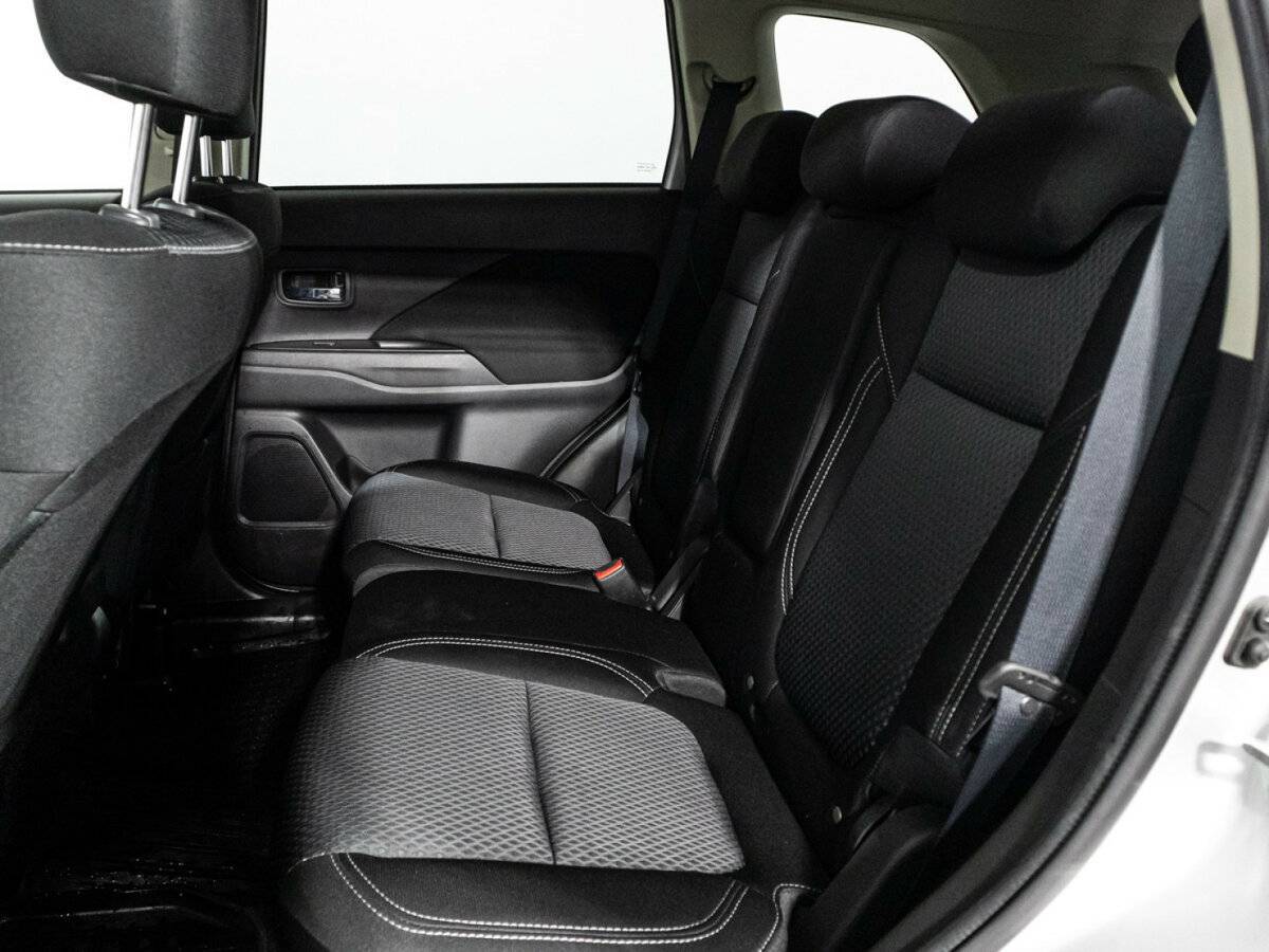 Купить Mitsubishi Outlander с пробегом. Фото: #9