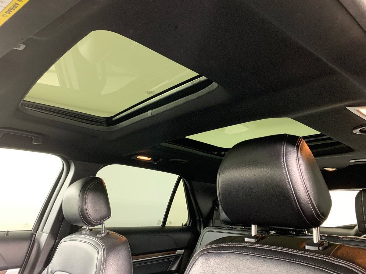 Купить Ford Explorer с пробегом. Фото: #17