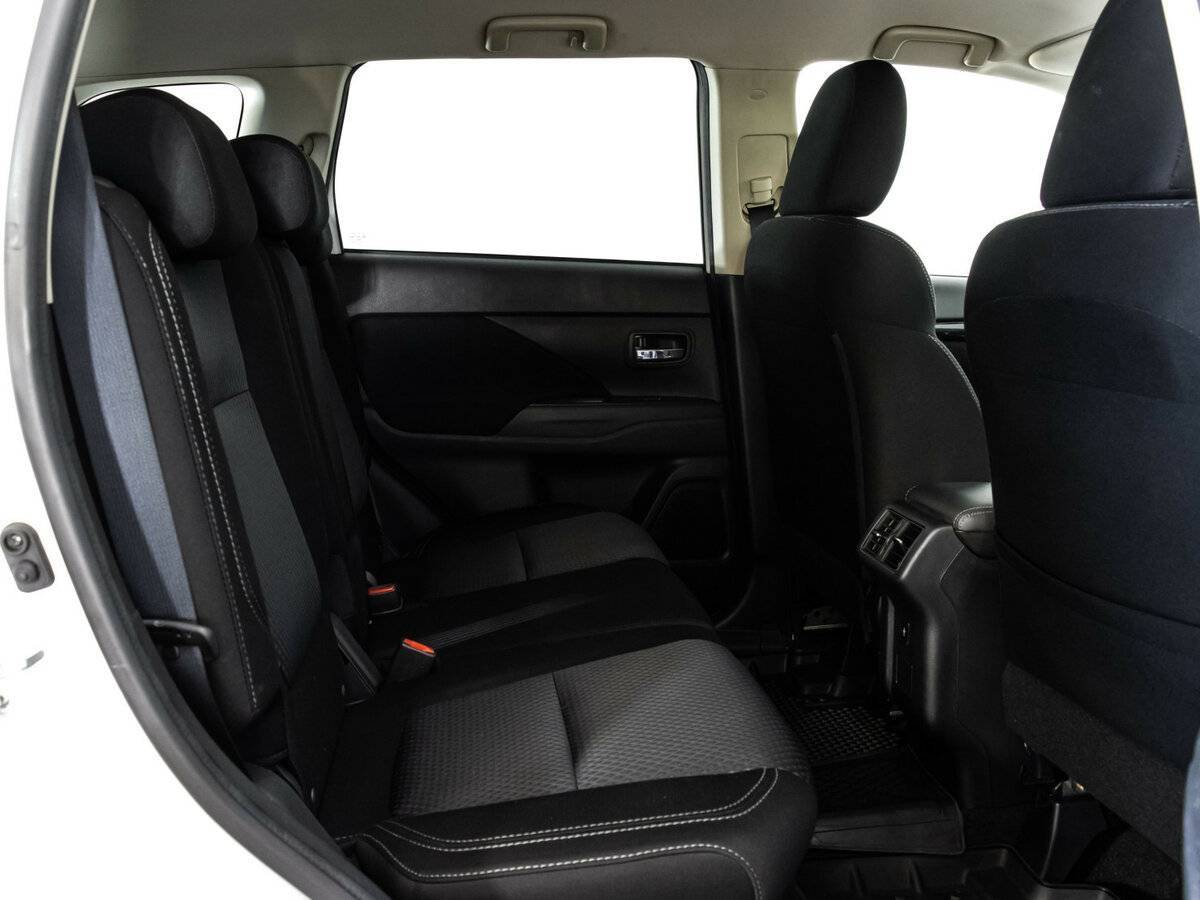 Купить Mitsubishi Outlander с пробегом. Фото: #14