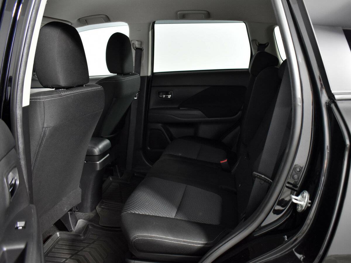 Купить Mitsubishi Outlander с пробегом. Фото: #10
