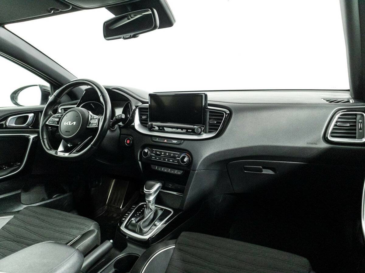 Купить Kia Ceed с пробегом. Фото: #9