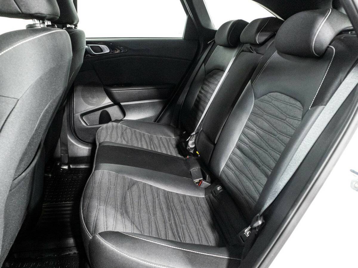 Купить Kia Ceed с пробегом. Фото: #10