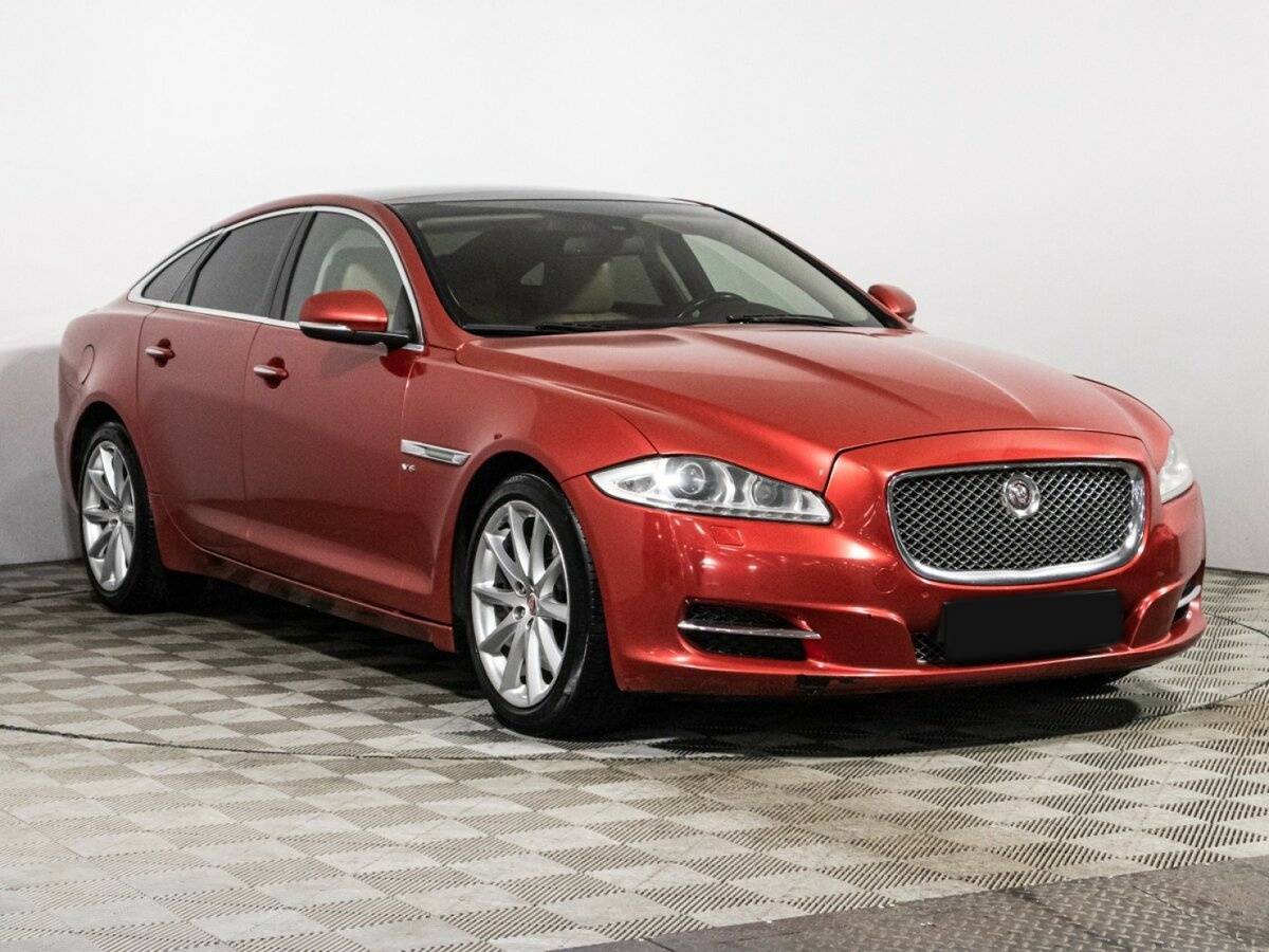Купить Jaguar XJ с пробегом. Фото: #2