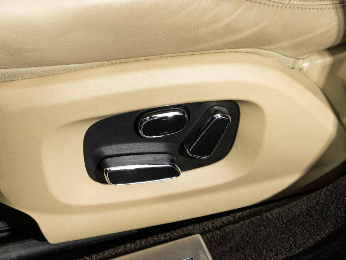 Купить Jaguar XJ с пробегом. Фото: #17