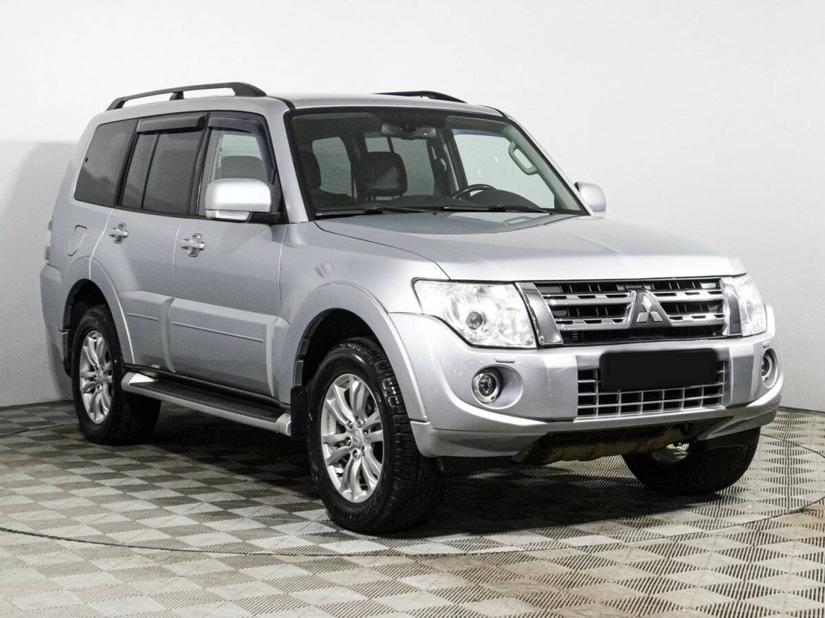 Купить Mitsubishi Pajero с пробегом. Фото: #2